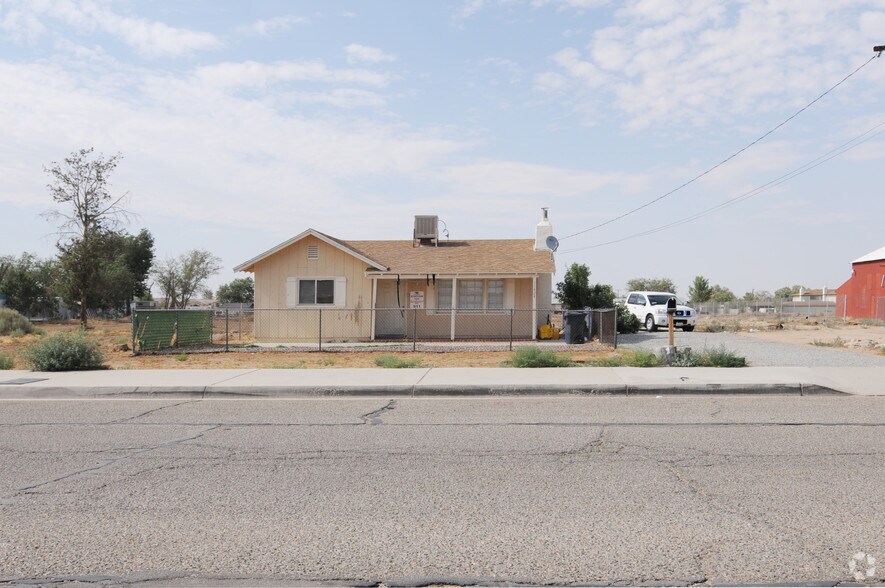 More Photos Of 11424 Bartlett Ave, Adelanto Storefront Retail Residential For Sale