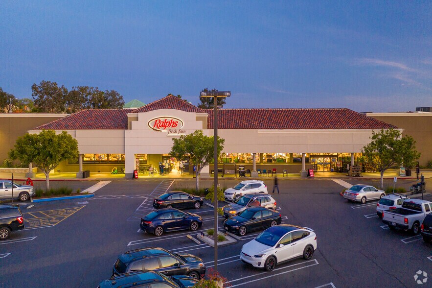 More Photos Of 3433-3545 Del Mar Heights Rd, San Diego Unknown For Lease