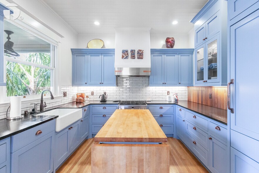 More Photos Of 2220 Capitol Ave, Sacramento Apartments For Sale