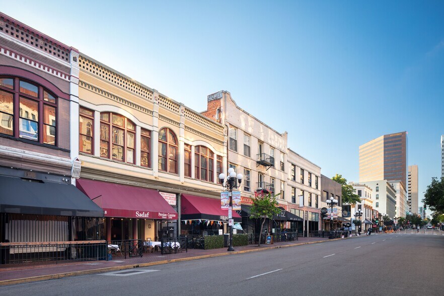 More Photos Of 826-836 5th Ave, San Diego General Retail For Sale