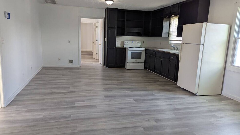 More Photos Of 2202 Canton Hwy, Cumming Freestanding For Lease