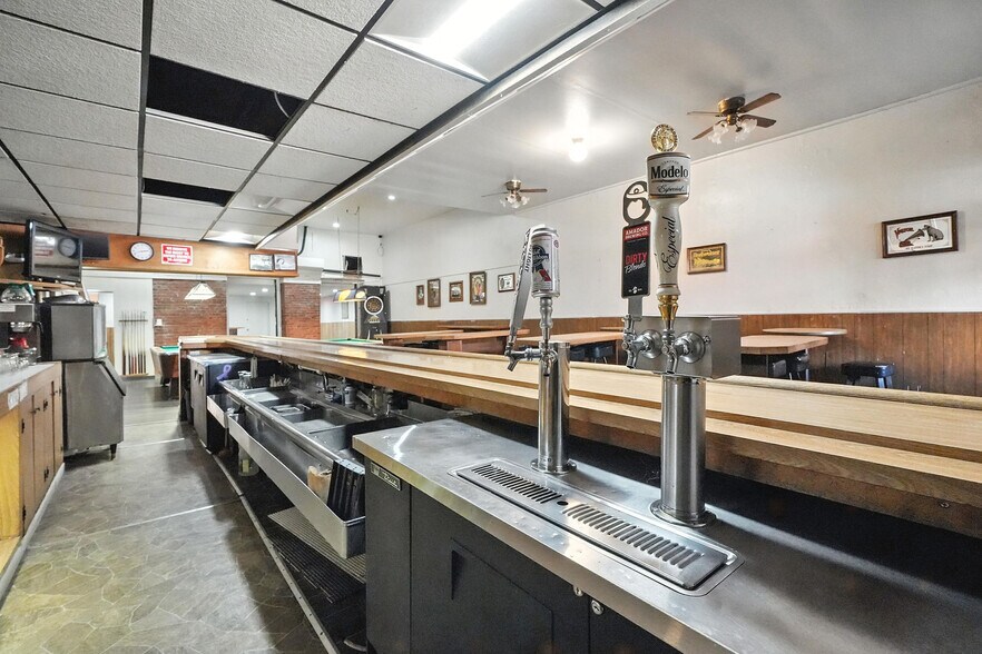 More Photos Of 105 Main St, Jackson Bar For Sale