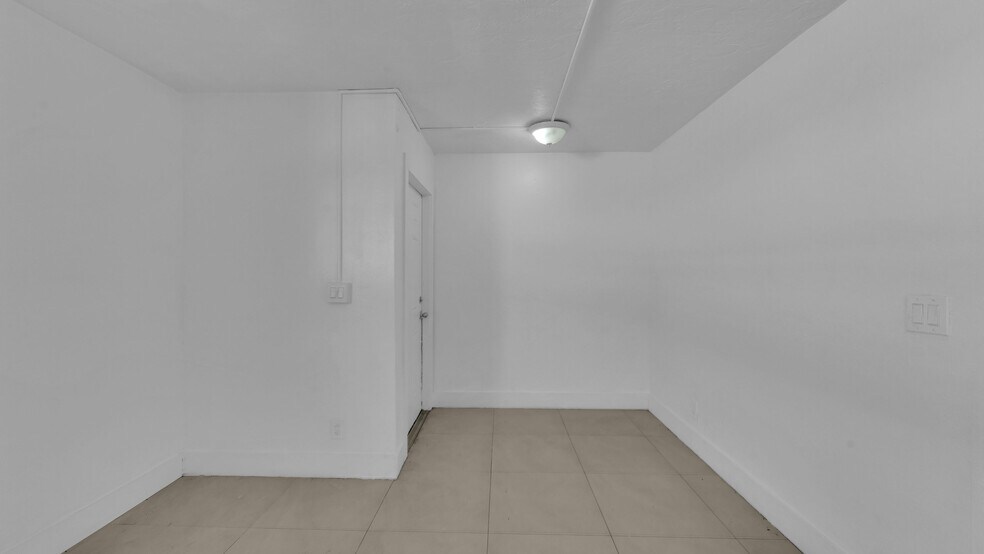 More Photos Of 715 Washington Ave, Lake Worth Apartments For Sale