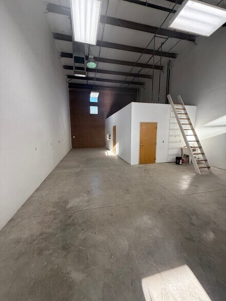 More Photos Of 457 N Old Highway 91, Hurricane Warehouse For Sale