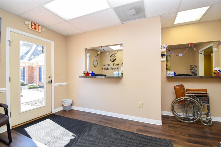 More Photos Of 1932-1940 Braeburn Dr, Salem Medical For Lease