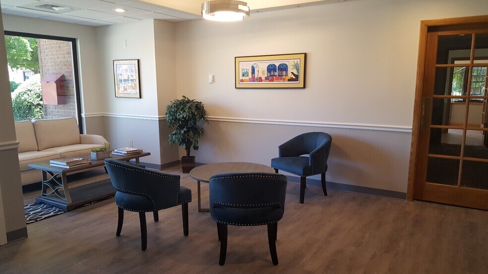 More Photos Of 60 Avon Meadow Ln, Avon Office For Lease