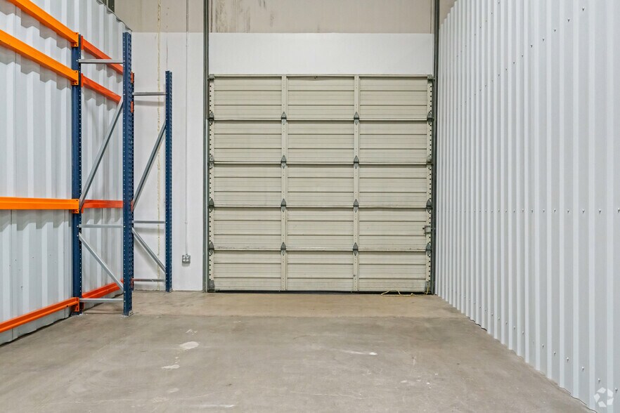 More Photos Of 10795 Hammerly Blvd, Houston Warehouse For Lease