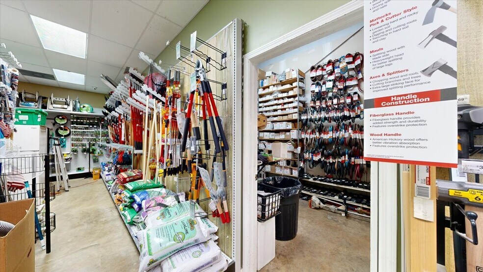 More Photos Of 113 Bo Bo Dr, Crystal Springs Freestanding For Lease