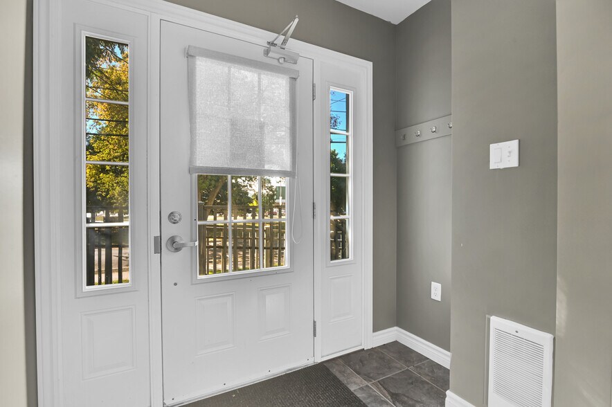 More Photos Of 117 First St E, Cornwall Apartments For Lease