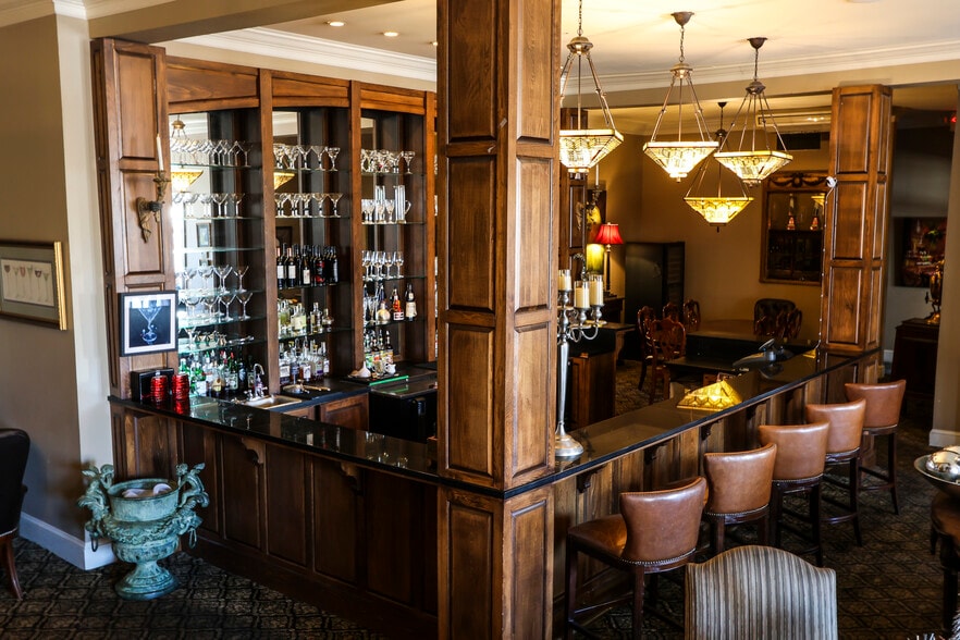 More Photos Of 1024 Noble St, Anniston Storefront Retail Office For Sale