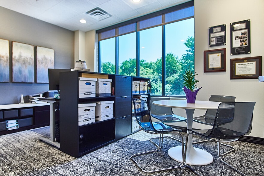 More Photos Of 1612 Westgate Cir, Brentwood Office For Lease