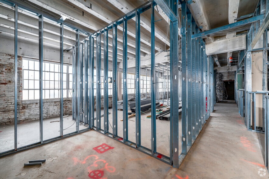 More Photos Of 2240 25th Pl NE, Washington Warehouse For Sale