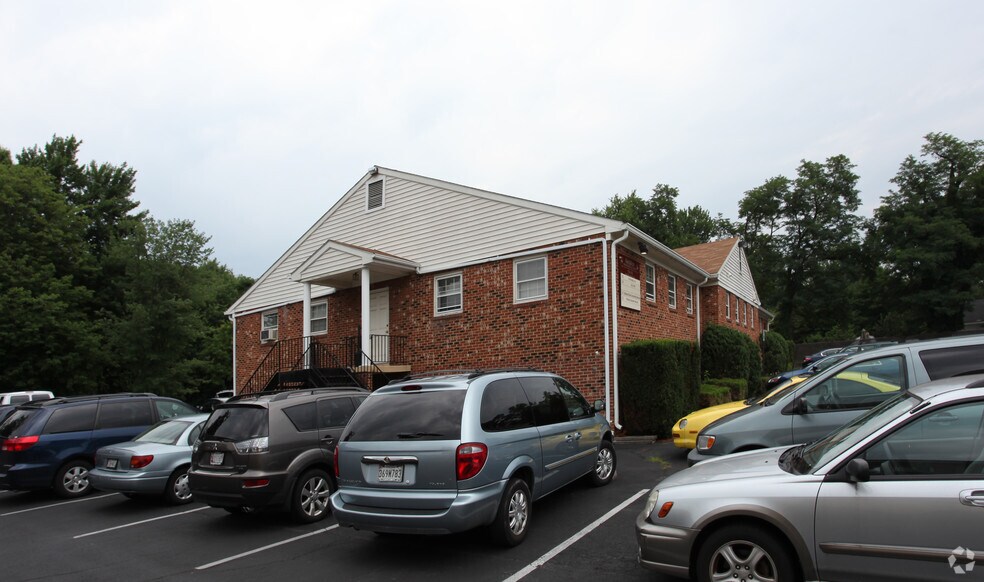 More Photos Of 13-15 E Deer Park Dr, Gaithersburg Office For Lease