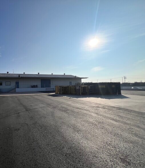 More Photos Of 160 N San Antonio Ave, Pomona Warehouse For Sale