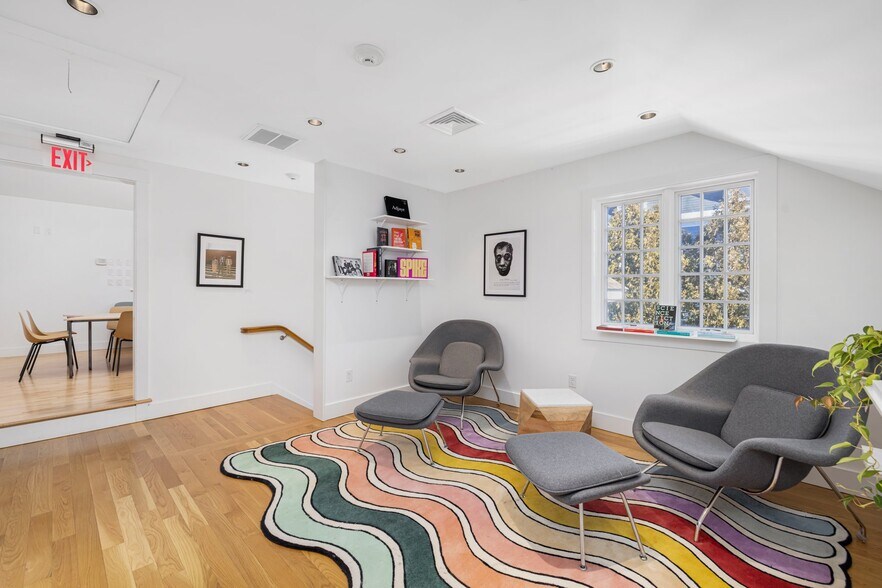 More Photos Of 14 Narragansett Ave, Jamestown Restaurant For Lease