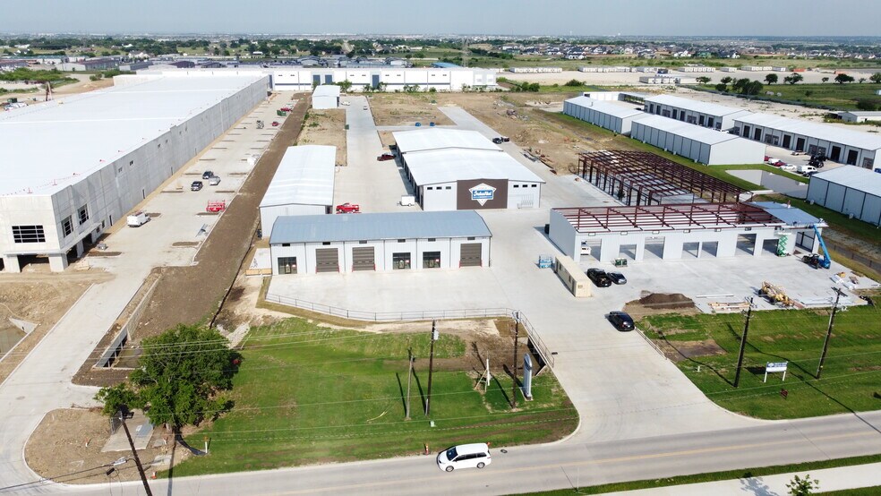 More Photos Of 13013 Harmon Rd, Fort Worth Service For Lease
