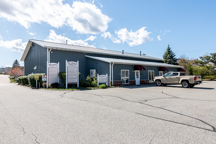 More Photos Of 376 Dry Bridge Rd, North Kingstown Warehouse For Sale