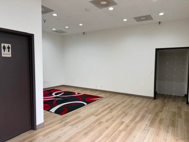 More Photos Of 128 W Walnut Ave, Monrovia Research And Development For Lease