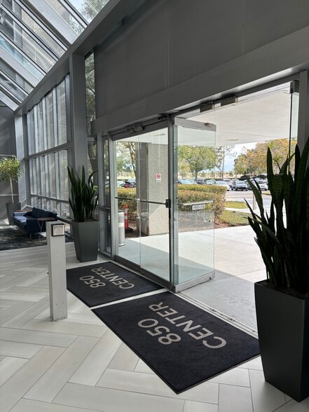 More Photos Of 850 Trafalgar Ct, Maitland Office For Lease