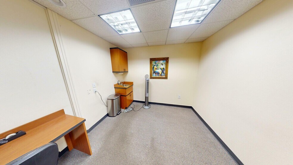 More Photos Of 818 E Colonial Dr, Orlando Medical For Sale