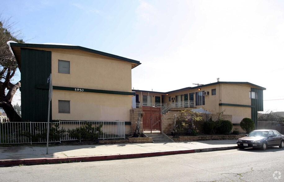 More Photos Of 5950 Fulcher Ave, North Hollywood Apartments For Sale