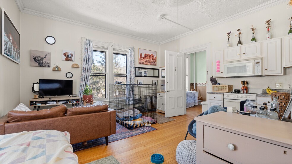 More Photos Of 465 Chapel St, Lee Apartments For Sale