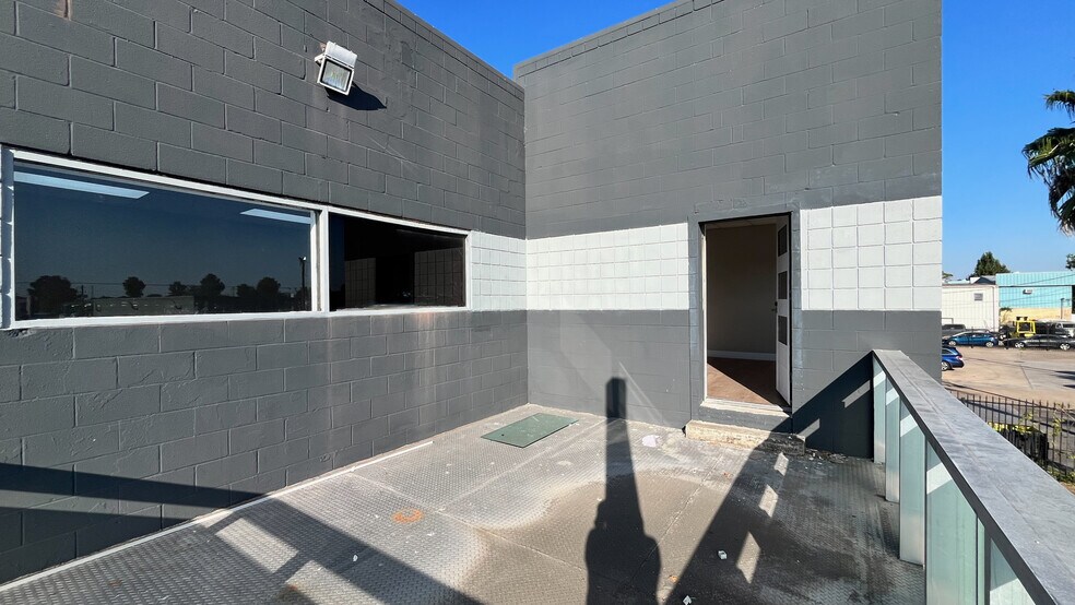 More Photos Of 9220 Rasmus Dr, Houston Warehouse For Lease