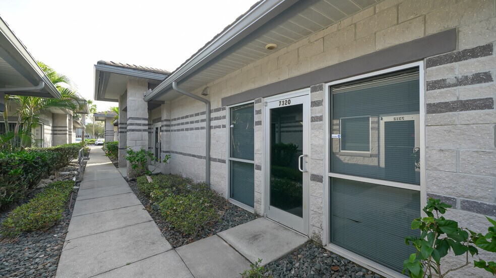 More Photos Of 7316-7320 Delainey Ct E, Sarasota Office Residential For Sale
