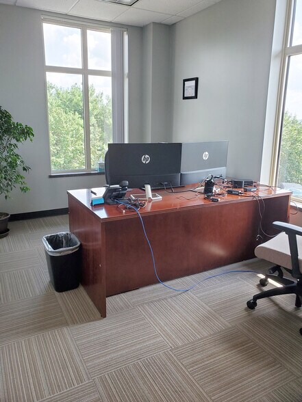 More Photos Of 4 Grandview Cir, Canonsburg Office For Lease