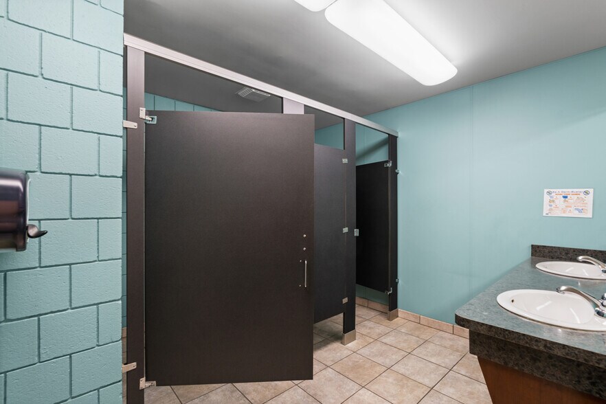 More Photos Of 2640 Pitcairn Rd, Monroeville Medical For Sale