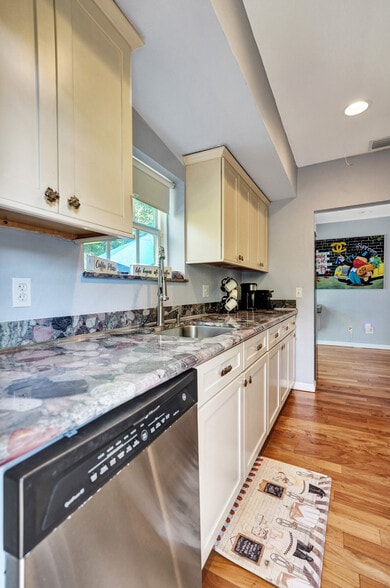 More Photos Of 423 SE 19th St, Fort Lauderdale Office Residential For Sale