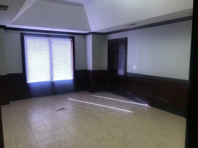 More Photos Of 2709 Walkup Ave, Monroe Warehouse For Lease