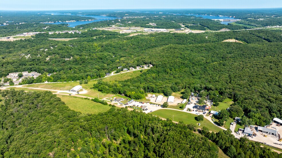 More Photos Of 633 Hiland cir, Kaiser Warehouse For Sale