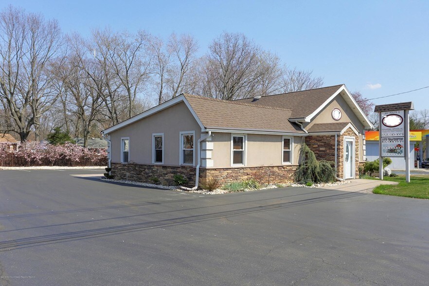 Primary Photo Of 937 US Highway 9, Sayreville Freestanding For Lease