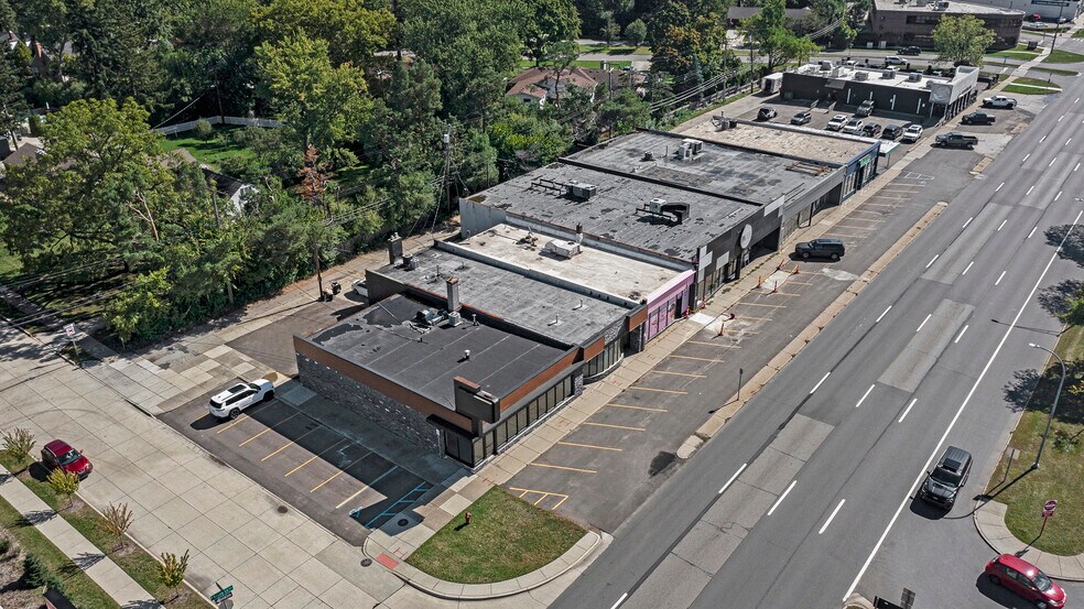 More Photos Of 28142 Woodward Ave, Royal Oak Storefront For Lease