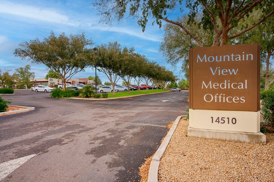 Primary Photo Of 14510 W Shumway Dr, Sun City West Medical For Lease