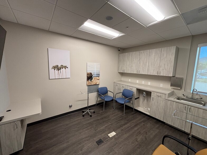 More Photos Of 950 Boardwalk, San Marcos Office For Sale