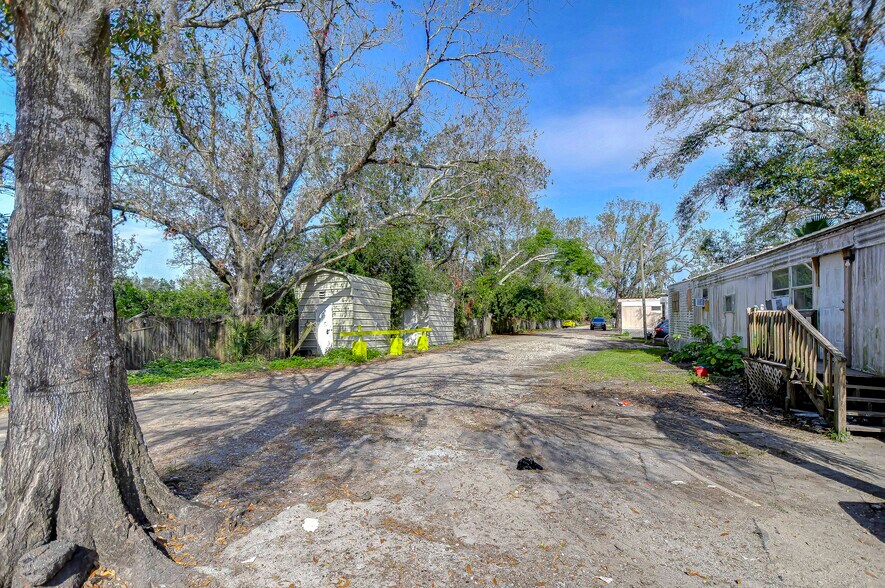 More Photos Of 425 18th St SE, Ruskin Manufactured Housing Mobile Home Park For Sale
