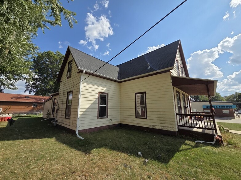 More Photos Of 510 S Jefferson Way, Indianola Multifamily For Sale