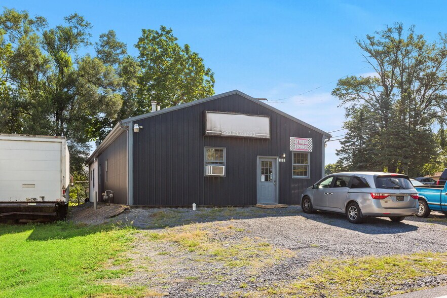 More Photos Of 140 Charles St, Harrisonburg Auto Repair For Sale