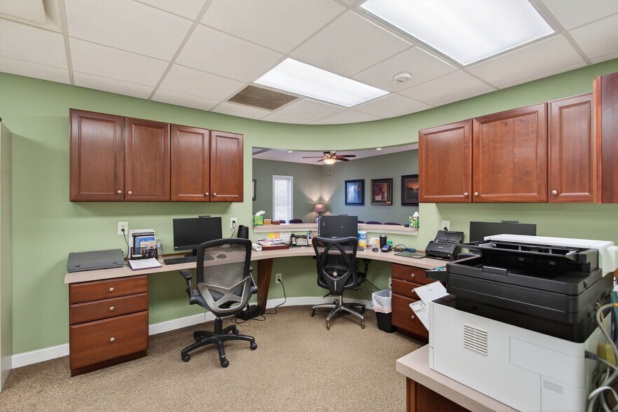 More Photos Of 2216 Executive Dr, Hampton Office For Sale