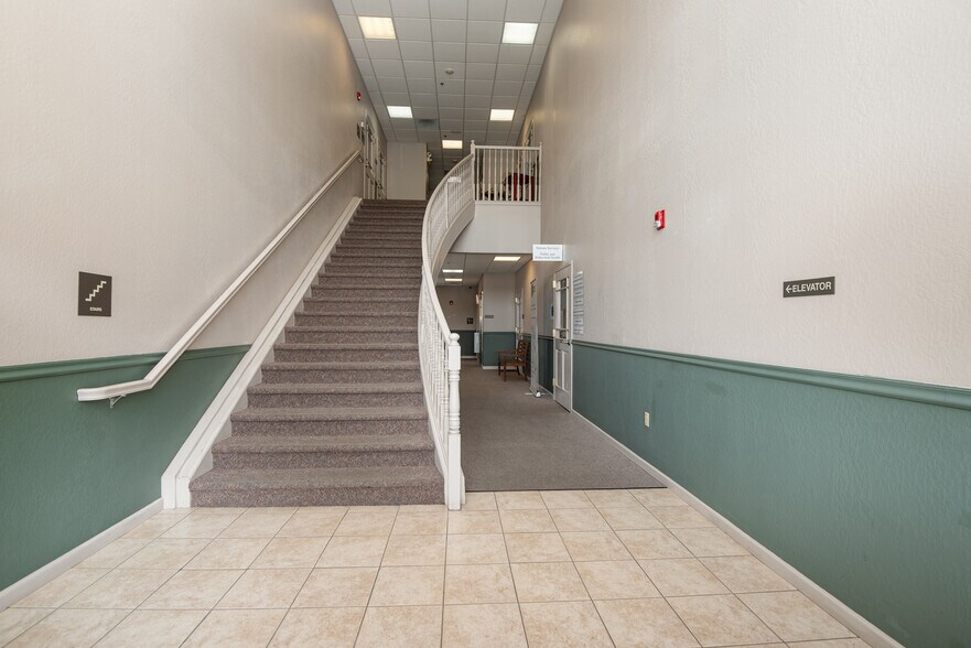 More Photos Of 5 Pine Cone Rd, Dayton Office For Lease