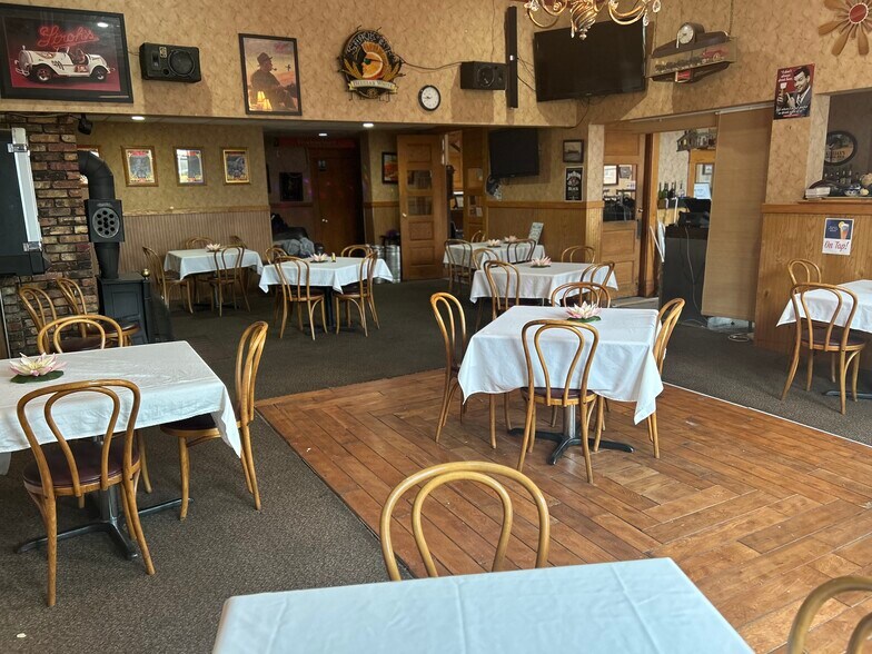 More Photos Of 102 Elkader St, Strawberry Point Hotel For Sale