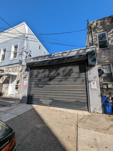 Primary Photo Of 18-20 Bergen Ave, Jersey City Storefront Retail Residential For Lease