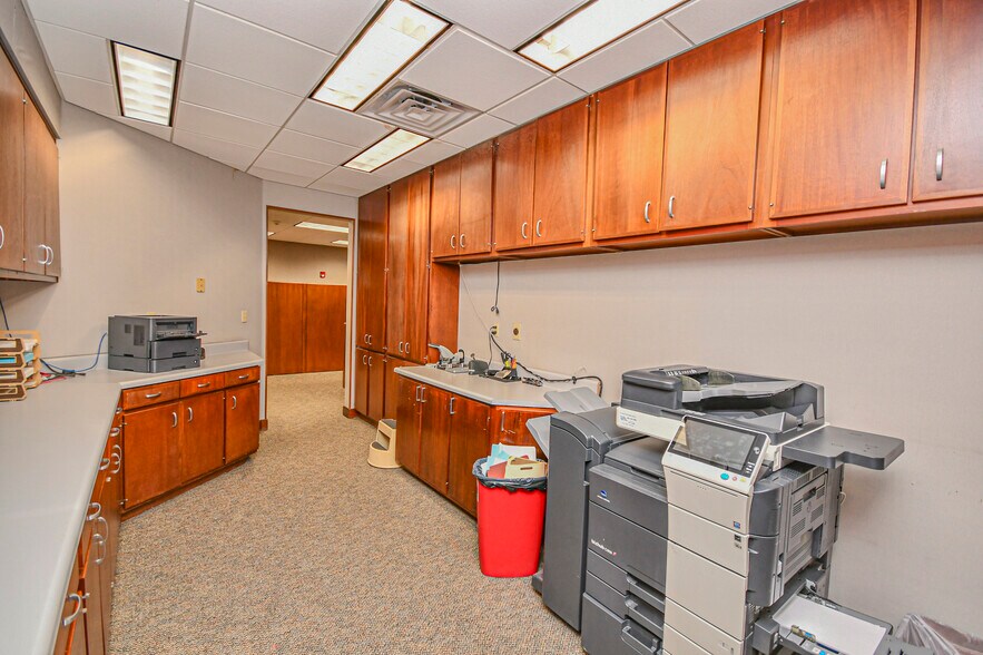 More Photos Of 220 Mckenzie Ave, Panama City Office For Sale