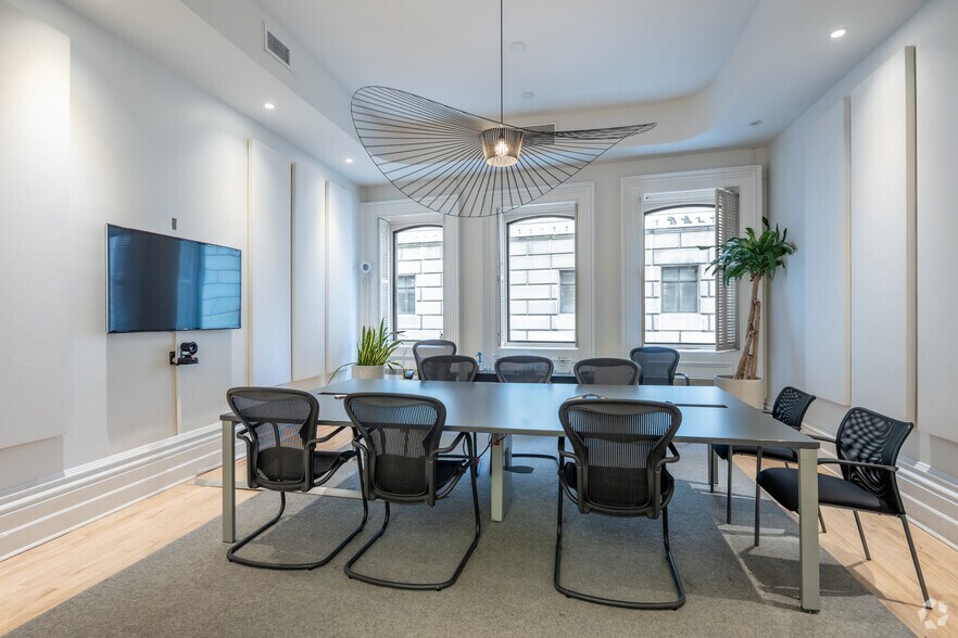 More Photos Of 276-288 Rue Saint-Jacques, Montréal Office For Lease