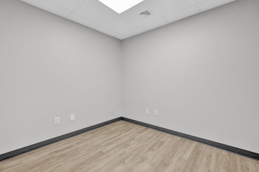 More Photos Of 215 Old Tappan Rd, Old Tappan Medical For Lease
