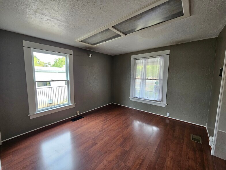 More Photos Of 1725 Esplanade Rd, Chico Freestanding For Lease