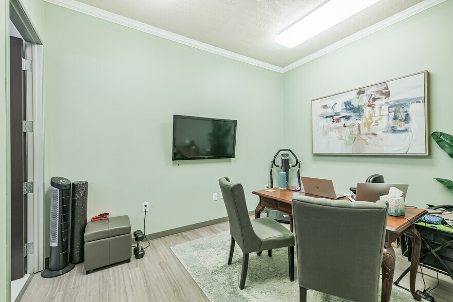 More Photos Of 11439 Spring Cypress Rd, Tomball Medical For Sale