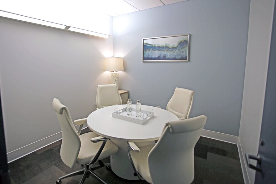 More Photos Of 1055 E Colorado Blvd, Pasadena Coworking Space